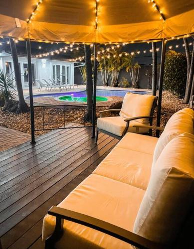 5BR! Pool, Air Hockey, Playground, Gazebo, BBQ, Sleeps 16 in Sunset 5BR! Pool, Air Hockey, Playground, Gazebo, BBQ, Sleeps 16 in Sunset