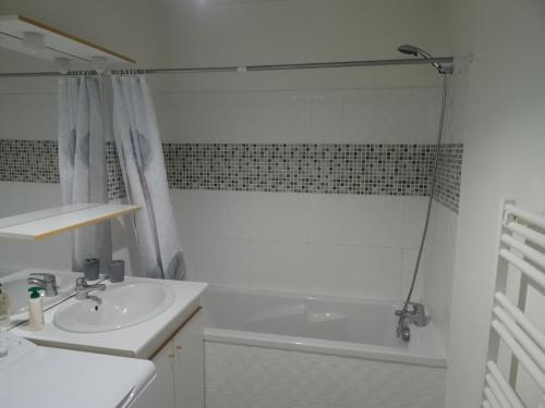 ห้องน้ำ, Studio calme et agreable "Le Clos d'Acadie" - Auray in โอแร ห้องน้ำ, Studio calme et agreable "Le Clos d'Acadie" - Auray in โอแร