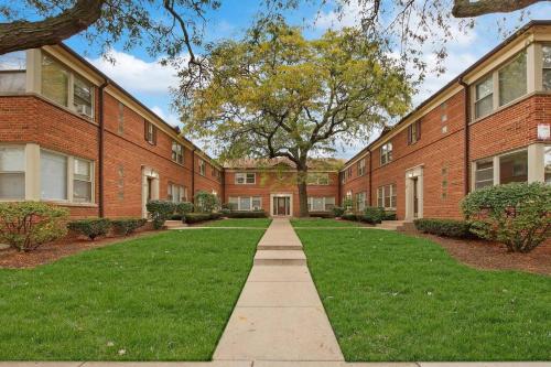 Cozy 1BR Apartment Serene Local Vibe - Foster 1N & 2N in Ravenswood Gardens Cozy 1BR Apartment Serene Local Vibe - Foster 1N & 2N in Ravenswood Gardens