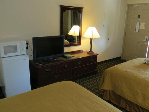 Quality Inn & Suites Morrow Atlanta South in מוראו(ג'י אי) Quality Inn & Suites Morrow Atlanta South in מוראו(ג'י אי)