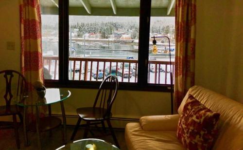 Captain's Quarters - Reduced Price Tours! in Juneau Captain's Quarters - Reduced Price Tours! in Juneau