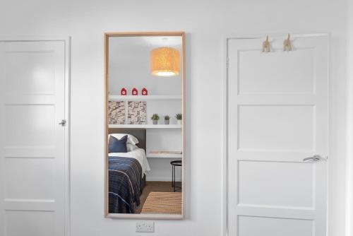 MyCityHaven - The Grove. Superb house sleeps 8 in Avonmouth and Lawrence Weston MyCityHaven - The Grove. Superb house sleeps 8 in Avonmouth and Lawrence Weston