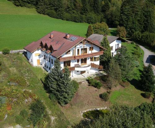 Erkély/terasz, Casa de la Paz, Millstatt - geräumige neu ausgestattete FeWo mit Seeblick und Bergpanorama (Casa de la Paz, Millstatt - geraumige neu ausgestattete FeWo mit Seeblick und Bergpanorama) in Millstatt Erkély/terasz, Casa de la Paz, Millstatt - geräumige neu ausgestattete FeWo mit Seeblick und Bergpanorama (Casa de la Paz, Millstatt - geraumige neu ausgestattete FeWo mit Seeblick und Bergpanorama) in Millstatt