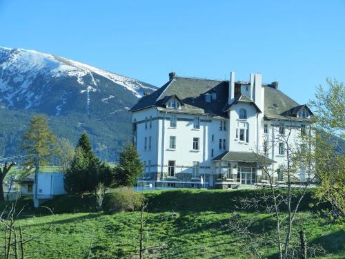 Alrededores, Chalet with garden in the Pyrenees in Roquefort-De-Sault Alrededores, Chalet with garden in the Pyrenees in Roquefort-De-Sault