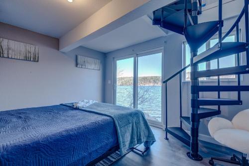 Modern Winnipesaukee Lake Front Retreat Siena in Гилмантон Modern Winnipesaukee Lake Front Retreat Siena in Гилмантон