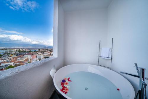 Balcony/terrace, Reddoors Suites Sea View in Fethiye Balcony/terrace, Reddoors Suites Sea View in Fethiye