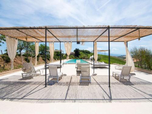 Swimming pool, Pretty Apartment in Ascoli Piceno with Bubble Bath in Acquaviva Picena Swimming pool, Pretty Apartment in Ascoli Piceno with Bubble Bath in Acquaviva Picena