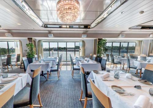 Restaurant, Viking Line ferry Gabriella - One-way journey from Helsinki to Stockholm in Katajanokka Restaurant, Viking Line ferry Gabriella - One-way journey from Helsinki to Stockholm in Katajanokka