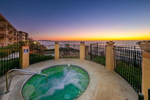 Oceanfront Condo, Hot Tub, Heated Pool, Beach Access, Beach Gear in Solana Beach Oceanfront Condo, Hot Tub, Heated Pool, Beach Access, Beach Gear in Solana Beach