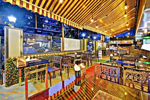 Restaurant, Hotel Mina International in Goregaon Restaurant, Hotel Mina International in Goregaon