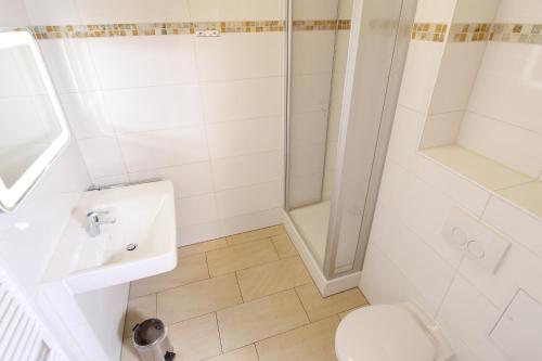 Kamar Mandi, Ferienwohnung Meeresblick in Ostseebad Kuhlungsborn Kamar Mandi, Ferienwohnung Meeresblick in Ostseebad Kuhlungsborn