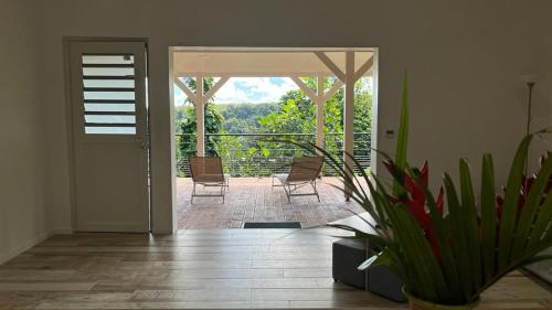 Balcony/terrace, Les Gites de la Lezarde in Petit-Bourg Balcony/terrace, Les Gites de la Lezarde in Petit-Bourg