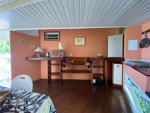 ห้องครัว, BORA BORA HOLIDAY'S LODGE in เกาะโบราโบร่า ห้องครัว, BORA BORA HOLIDAY'S LODGE in เกาะโบราโบร่า
