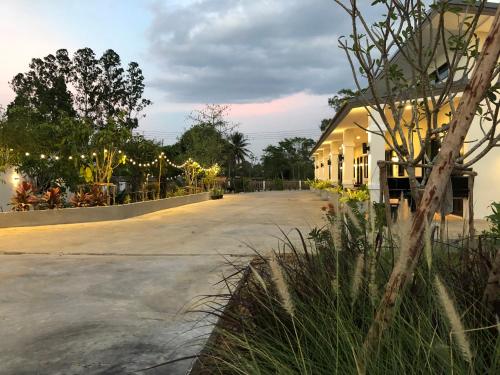 Sonne resort ซอนเนอ รีสอร์ต in Sa Kaeo Sonne resort ซอนเนอ รีสอร์ต in Sa Kaeo