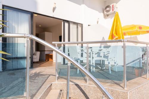 شرفة/ تراس, Ponz Hotel in كوساداسي شرفة/ تراس, Ponz Hotel in كوساداسي