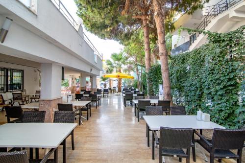 شرفة/ تراس, Ponz Hotel in كوساداسي شرفة/ تراس, Ponz Hotel in كوساداسي