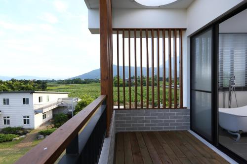 Balcony/terrace, Sunrise Bed and Breakfast near Mukumugi Valley Balcony/terrace, Sunrise Bed and Breakfast near Mukumugi Valley