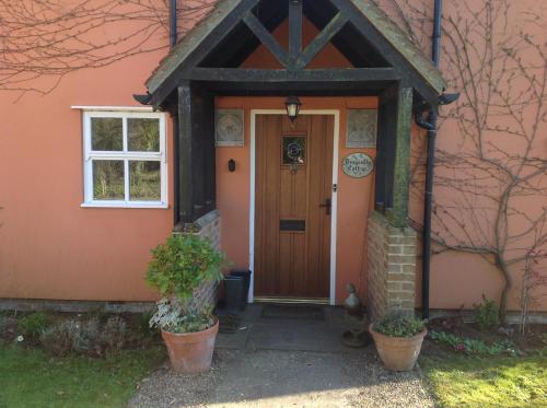 Dragonfly Cottage, Rattlesden in Rattlesden Dragonfly Cottage, Rattlesden in Rattlesden