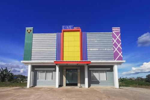 Exterior view, RedDoorz near Kantor PLN Sangatta in Singa Gembara Exterior view, RedDoorz near Kantor PLN Sangatta in Singa Gembara