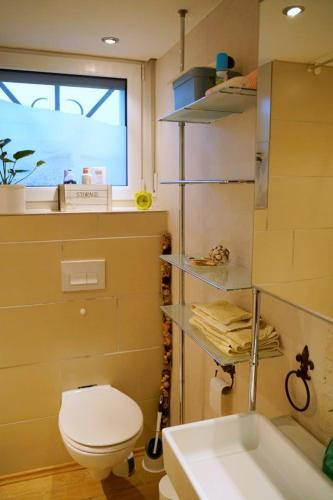 Bathroom, Magnolia FeWo Rheinbrohl in Rheinbrohl Bathroom, Magnolia FeWo Rheinbrohl in Rheinbrohl