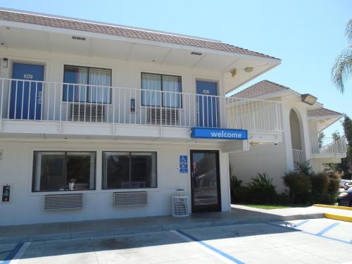 入口, Motel 6 Temecula, CA - Historic Old Town in 蒂梅丘拉 入口, Motel 6 Temecula, CA - Historic Old Town in 蒂梅丘拉