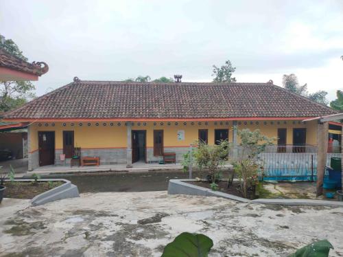 Penginapan Mentorogo Kaliurang Mitra RedDoorz near Merapi Mount Penginapan Mentorogo Kaliurang Mitra RedDoorz near Merapi Mount