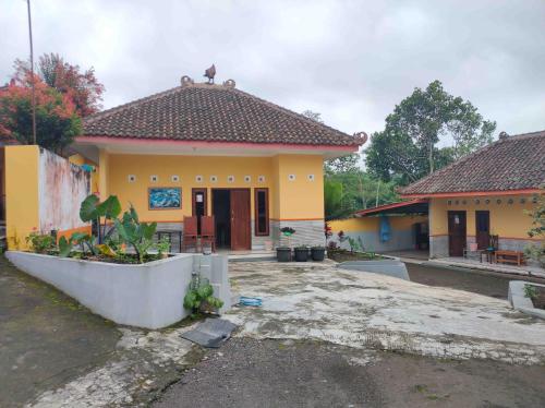 Penginapan Mentorogo Kaliurang Mitra RedDoorz near Merapi Mount Penginapan Mentorogo Kaliurang Mitra RedDoorz near Merapi Mount