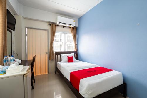 RedDoorz SI FAH at Bangsaen Hotel in Chonburi RedDoorz SI FAH at Bangsaen Hotel in Chonburi