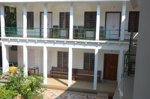 陽台/露台, ARYA HOMESTAY BOUGAIN VILLA in Gokarna Kudle Beach 陽台/露台, ARYA HOMESTAY BOUGAIN VILLA in Gokarna Kudle Beach