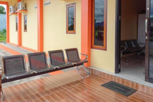 Jessy Homestay Lolak Mitra RedDoorz in Kotamobagu Jessy Homestay Lolak Mitra RedDoorz in Kotamobagu