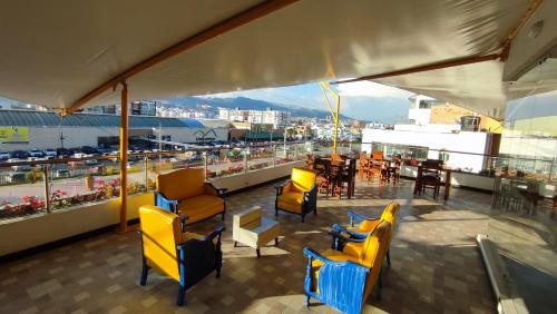 Bar/lounge, Hotel Aristo Gold in Santa Inés Bar/lounge, Hotel Aristo Gold in Santa Inés