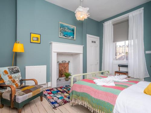 Facilities, New Stunning 3 Beds Flat in Chic Area of the City in Broughton Facilities, New Stunning 3 Beds Flat in Chic Area of the City in Broughton