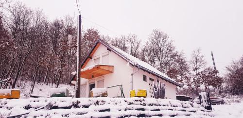 A szálláshely kívülről, Villat Bardhoshi in Obilić A szálláshely kívülről, Villat Bardhoshi in Obilić