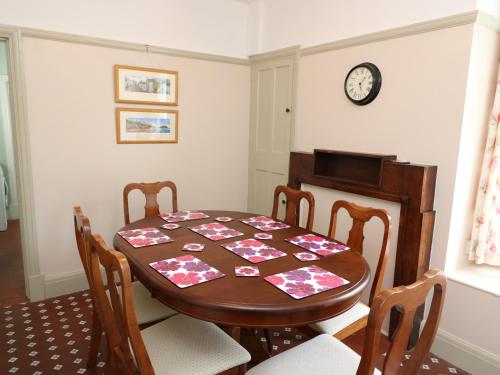 White Thorns in Cartlett White Thorns in Cartlett