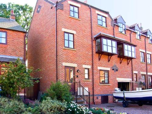 Water's Edge in Ruswarp Water's Edge in Ruswarp