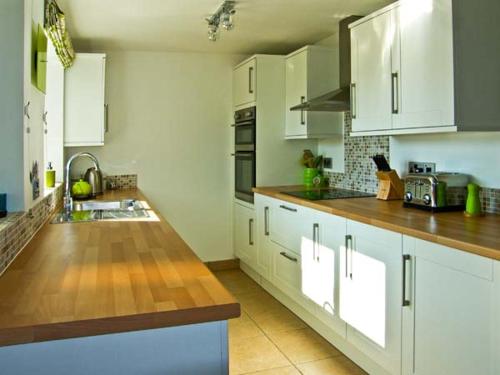 Water's Edge in Ruswarp Water's Edge in Ruswarp