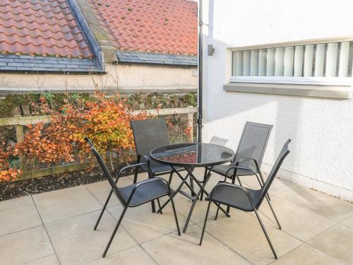 Buitenkant, Sandpipers in Crail Buitenkant, Sandpipers in Crail