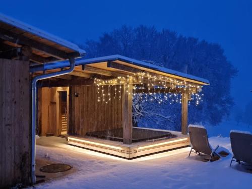 Pezsgőfürdő, Wohlfühloase am Trausdorfberg mit Sauna, Whirlpool und Panorama (Wohlfuhloase am Trausdorfberg mit Sauna, Whirlpool und Panorama) in Kirchberg An Der Raab Pezsgőfürdő, Wohlfühloase am Trausdorfberg mit Sauna, Whirlpool und Panorama (Wohlfuhloase am Trausdorfberg mit Sauna, Whirlpool und Panorama) in Kirchberg An Der Raab