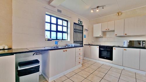 keuken, Settler Sands Resort - Holsboer Vacations in Port Alfred keuken, Settler Sands Resort - Holsboer Vacations in Port Alfred