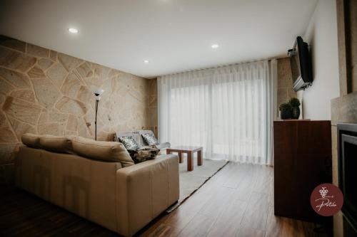 Casa da Adega - Quinta da Portela in กอนโดริซ Casa da Adega - Quinta da Portela in กอนโดริซ