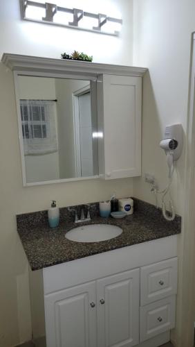 Bathroom, Sehfeh Luxury vacation home in Falmouth Bathroom, Sehfeh Luxury vacation home in Falmouth