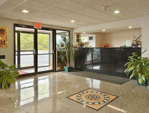 로비, Days Inn by Wyndham Hornell NY in 노스 호넬 로비, Days Inn by Wyndham Hornell NY in 노스 호넬