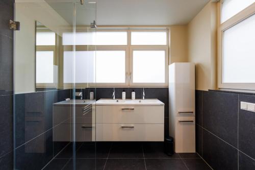 Bathroom, Bloemendaal Suites in Bloemendaal Bathroom, Bloemendaal Suites in Bloemendaal