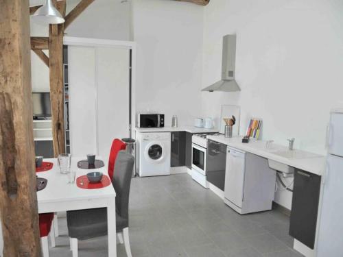 Gite renove avec spa, piscine chauffee, WiFi et acces handicapes au cœur du Marais Breton - FR-1-426 in Soullans Gite renove avec spa, piscine chauffee, WiFi et acces handicapes au cœur du Marais Breton - FR-1-426 in Soullans