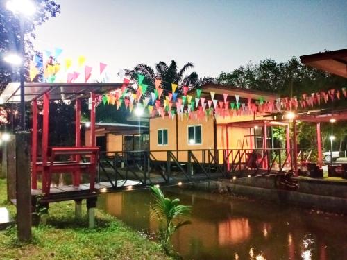 Ton Tan Resort, Ai Khai Dek Wat Chedi in Sichon Ton Tan Resort, Ai Khai Dek Wat Chedi in Sichon