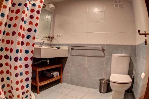 Bany, Apartaments Ca La Pauleta in Espluga de Francolí Bany, Apartaments Ca La Pauleta in Espluga de Francolí