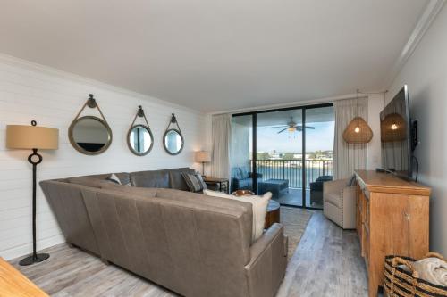 Ole River Hideway, Orange Beach, Updated 2 Bedroom Waterfront Condo, Wind Drift in Perdido Beach Ole River Hideway, Orange Beach, Updated 2 Bedroom Waterfront Condo, Wind Drift in Perdido Beach