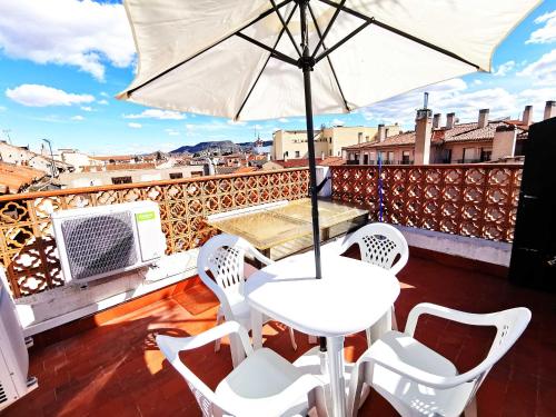 Terraza/balcón, Casa de Huéspedes Vecinodecerbantes (Casa de Huespedes Vecinodecerbantes) in Alcala de Henares Terraza/balcón, Casa de Huéspedes Vecinodecerbantes (Casa de Huespedes Vecinodecerbantes) in Alcala de Henares