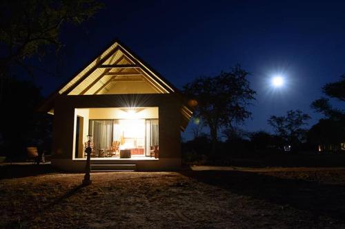 Pemandangan luar, Callies Game Lodge Safaris in Tsumeb Pemandangan luar, Callies Game Lodge Safaris in Tsumeb