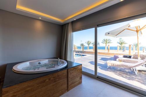 מרפסת, Sunrise Diamond Beach Resort -Grand Select in שארם א-שייח' מרפסת, Sunrise Diamond Beach Resort -Grand Select in שארם א-שייח'